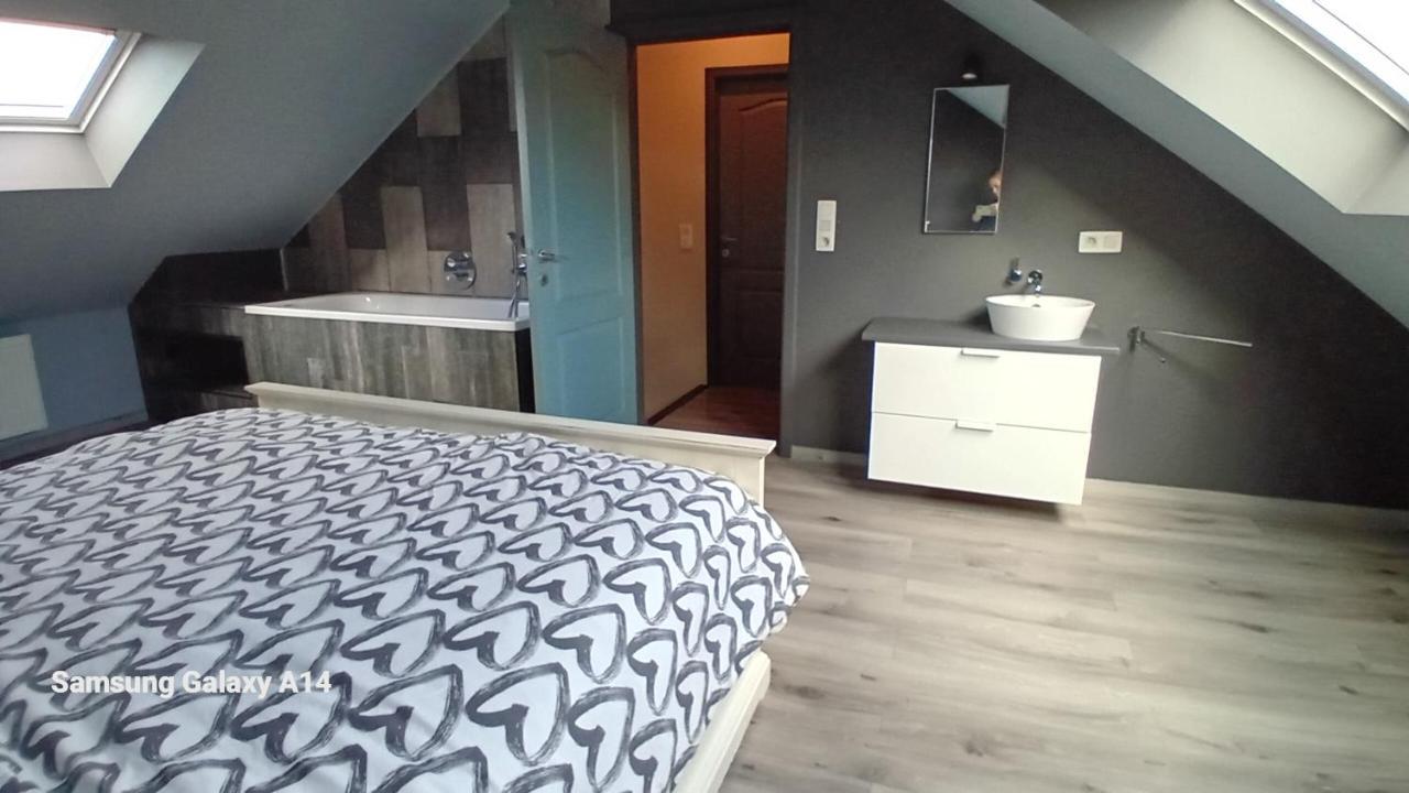 La Grange Villa Gesves Eksteriør billede